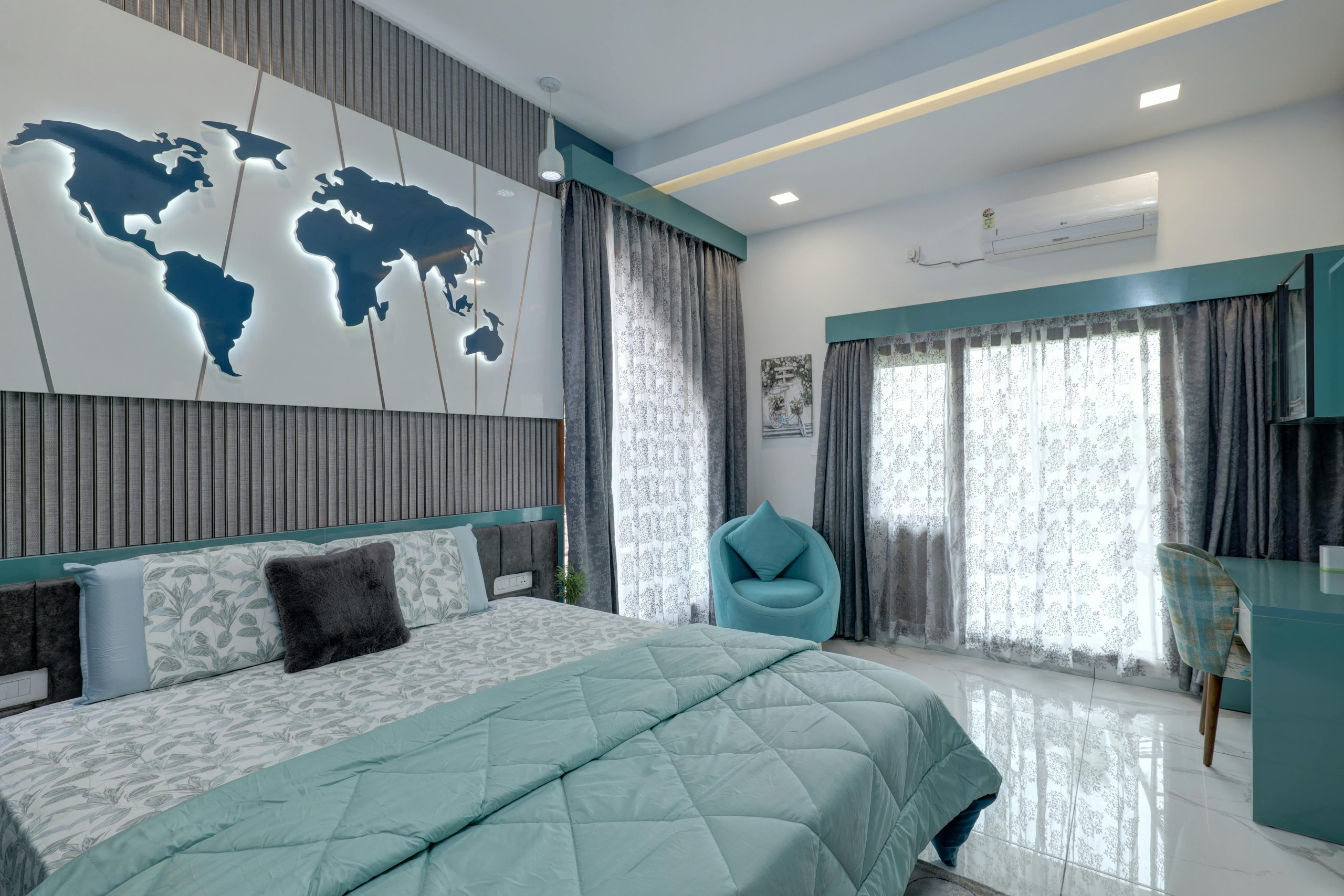 Canopy Bed with Palm-themed Tropical Decor in Light Green Room